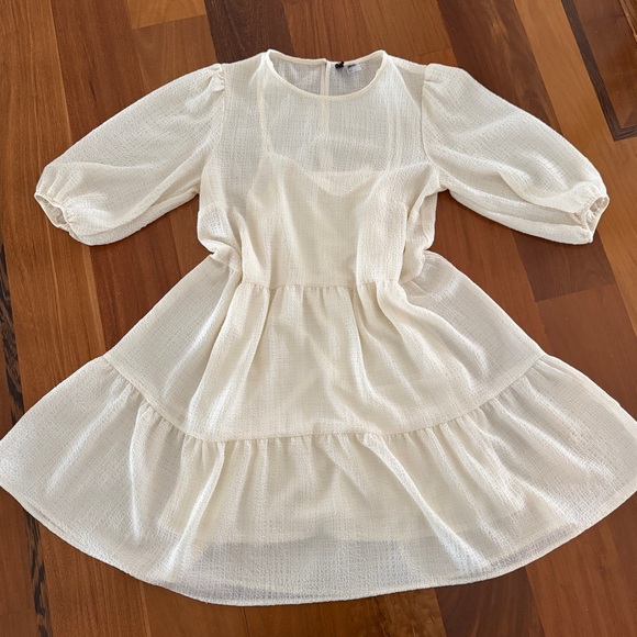 H&M Dresses & Skirts - H&M Cream Textured Tiered Long Sleeve Dress